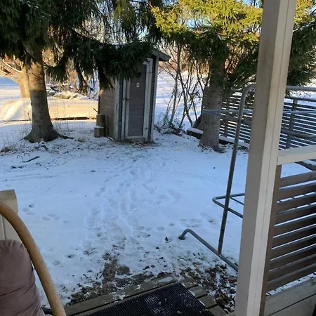 Einola- Modern Rivercottage بوري