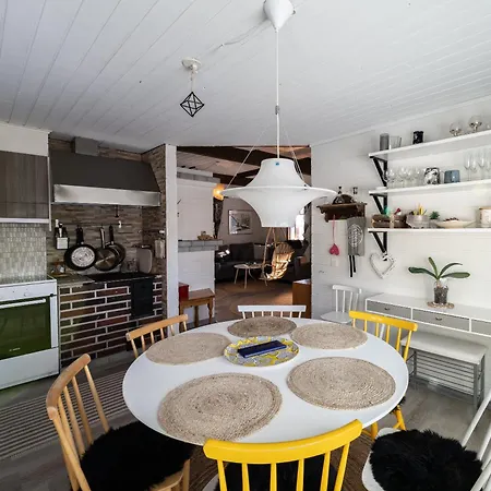 Einola- Modern Rivercottage Villa *