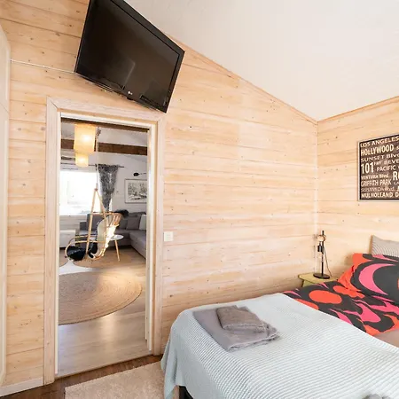 Einola- Modern Rivercottage * 포리