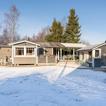 Villa Einola- Modern Rivercottage *