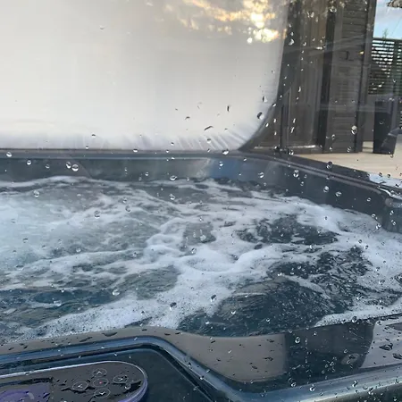 Einola- Modern Rivercottage 别墅