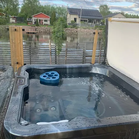 Einola- Modern Rivercottage 빌라 *