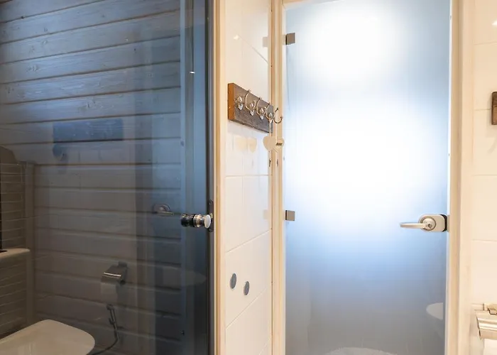 Einola- Modern Rivercottage *