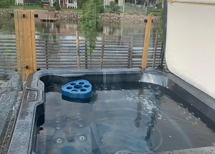 Einola- Modern Rivercottage Villa *